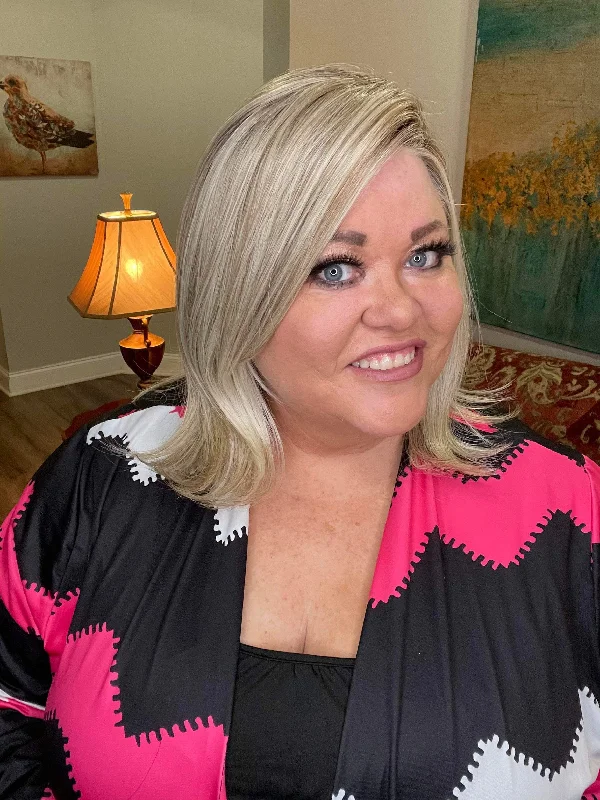Medium - length wig with a 180 - density for a full and thick appearanceJenny Buttermilk Blonde Hand-Tied HS Platinum Luxury Wig CA1 W6782